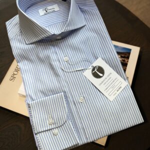 Camisa Blanca y Azul Personalizable – Cuello Italiano